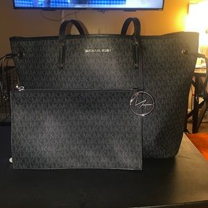 MICHAEL KORS TRAVEL TOTE SET